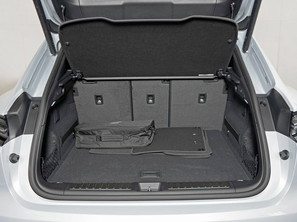 Certified 2026 Porsche Macan 4 Electric AWD/4WD image 14