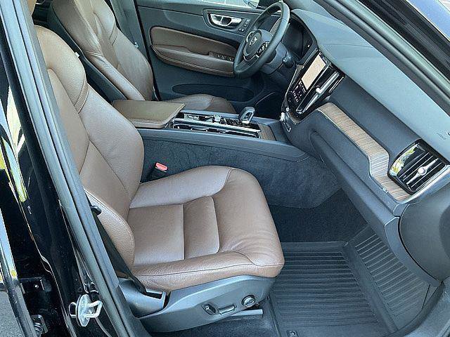 Certified 2023 Volvo XC60 B5 Plus w/ Climate Package AWD/4WD image 21