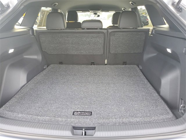 Used 2025 Volkswagen Atlas Cross Sport SE image 7