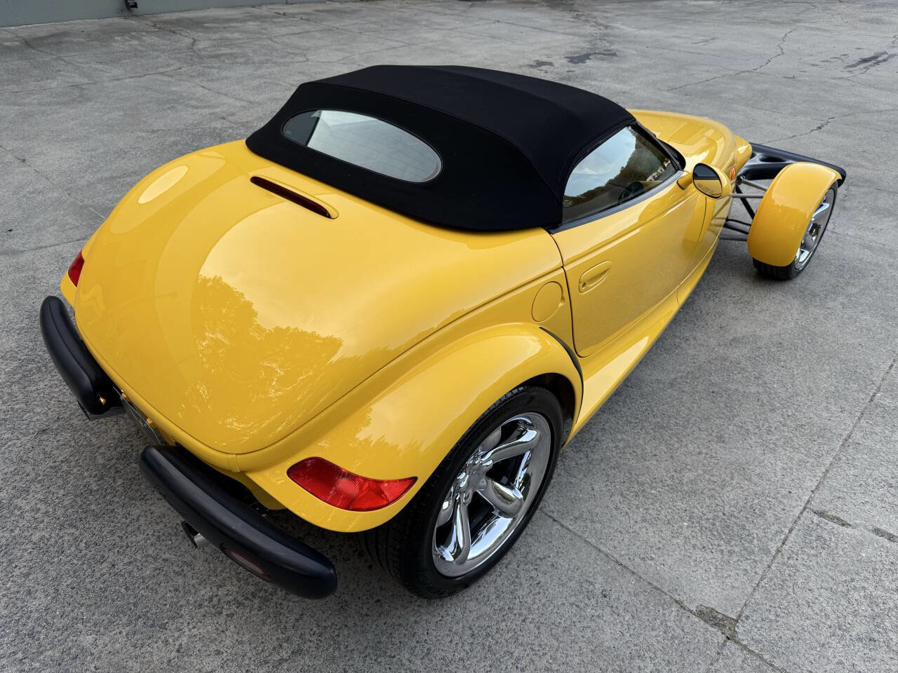 Used 2000 Plymouth Prowler RWD image 11