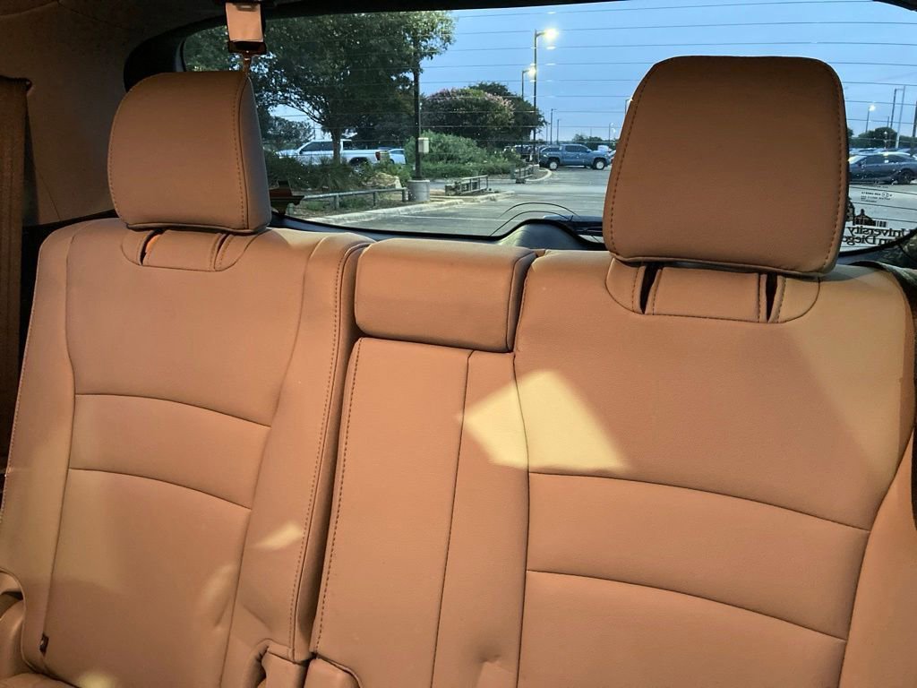 Used 2017 Honda Pilot EX-L image 11