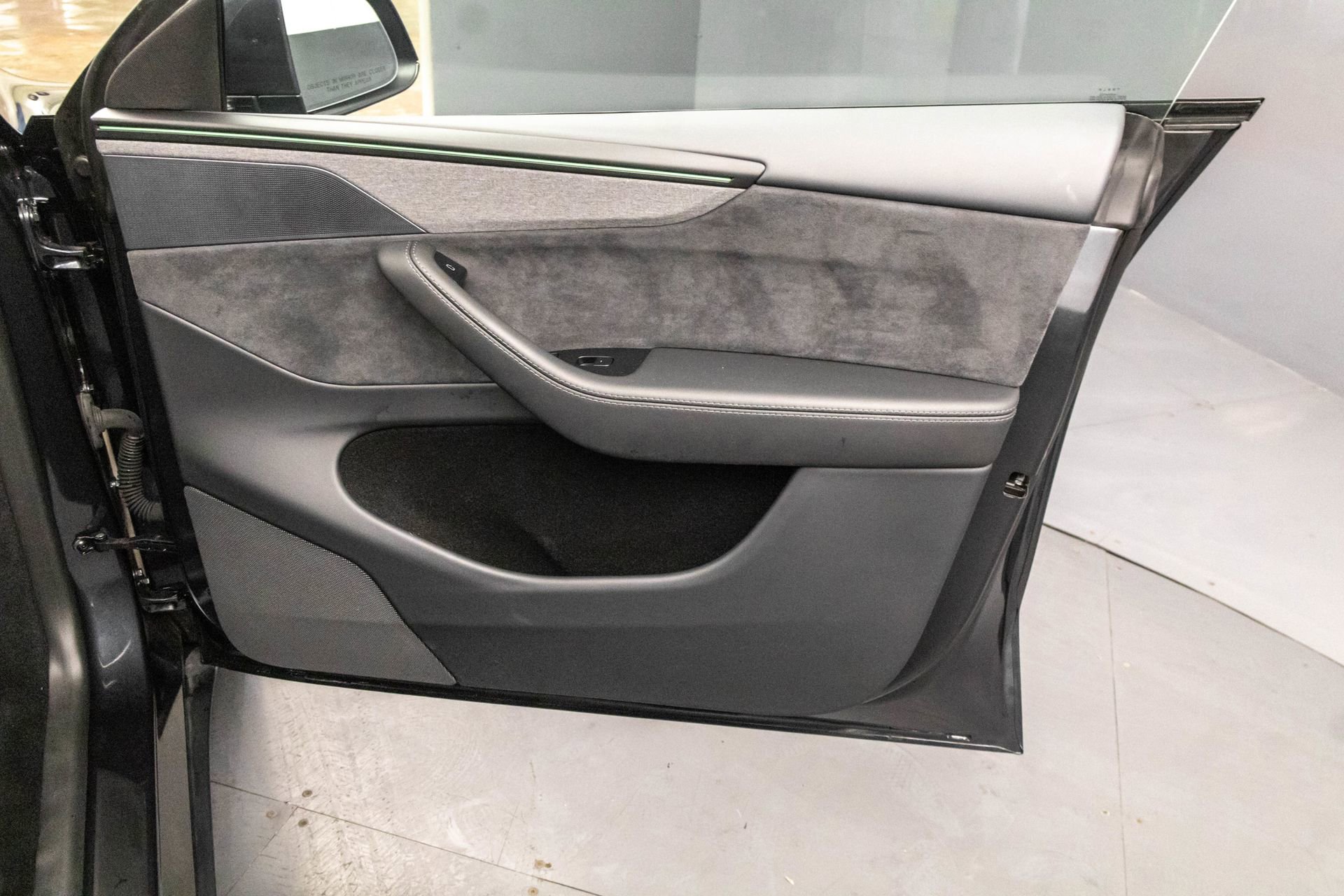 Used 2026 Tesla Model Y AWD image 40