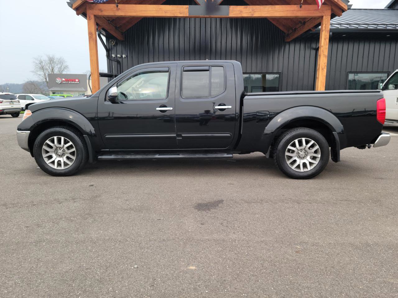 Used 2013 Nissan Frontier SL w/ Moonroof Pkg image 21