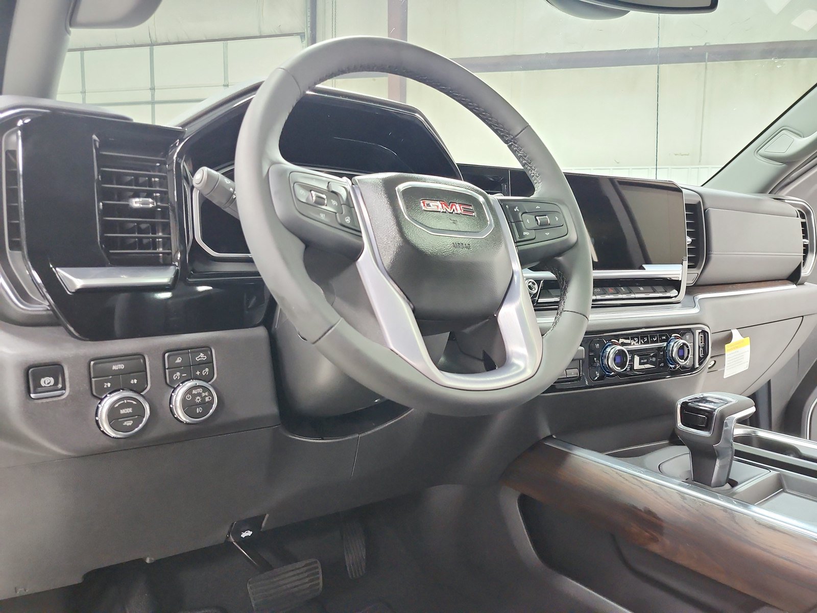 New 2026 GMC Sierra 1500 SLT w/ SLT Convenience Package AWD/4WD image 19
