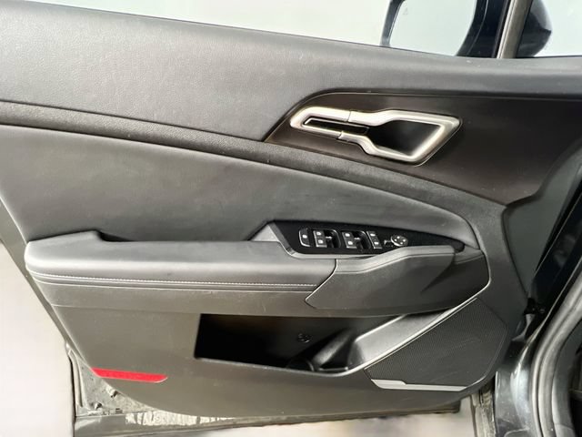 Used 2025 Kia Sportage EX FWD image 31