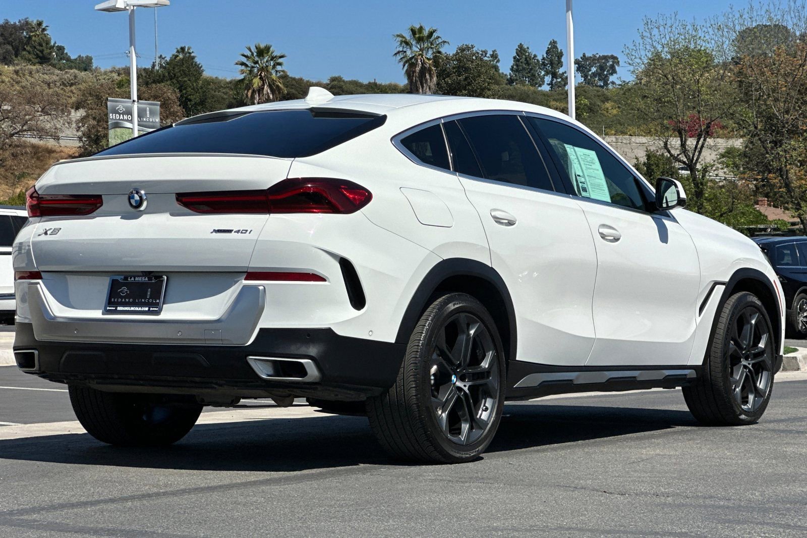 Used 2023 BMW X6 xDrive40i w/ Premium Package image 3