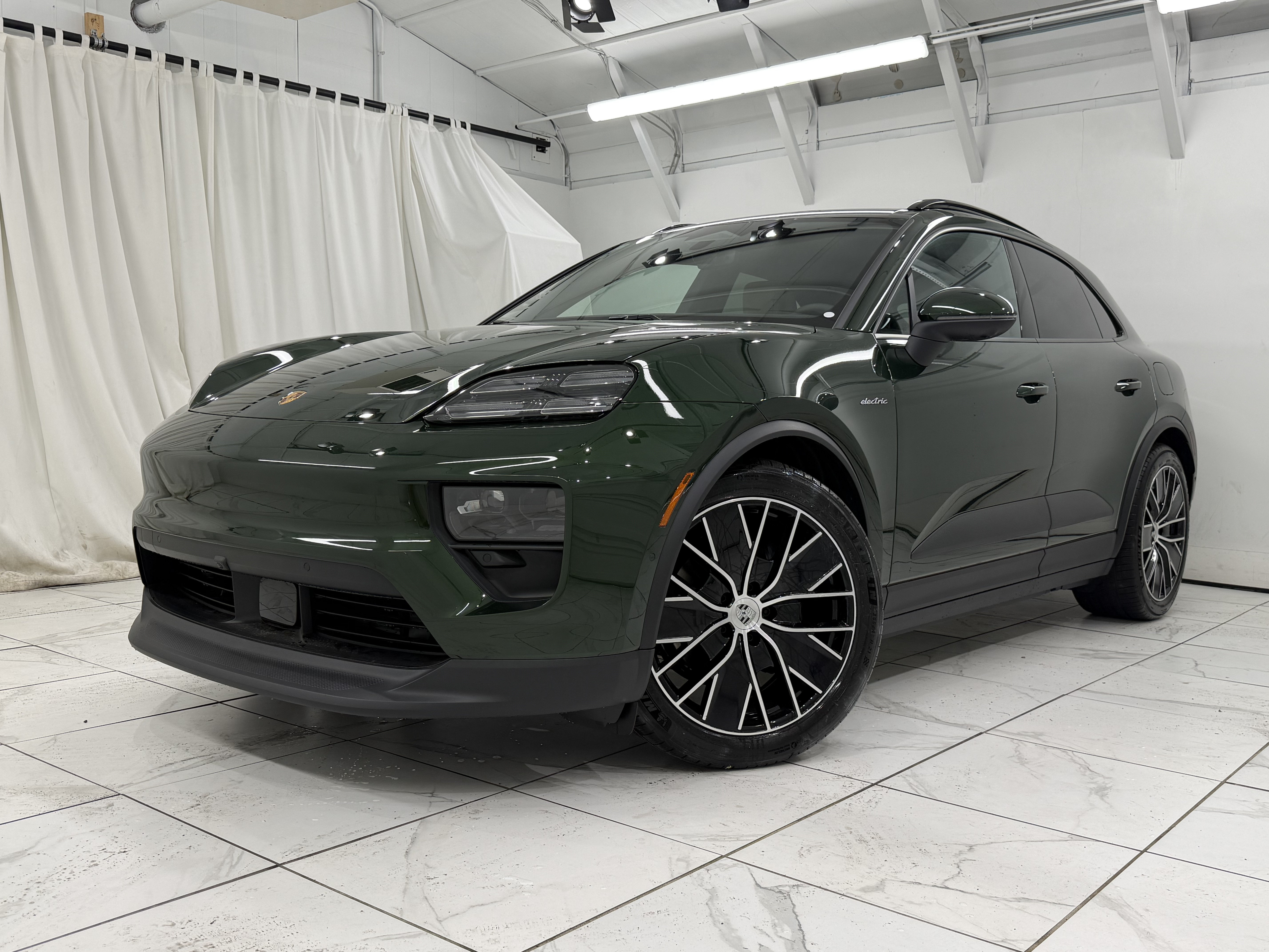 New 2026 Porsche Macan 4 Electric AWD/4WD image 7