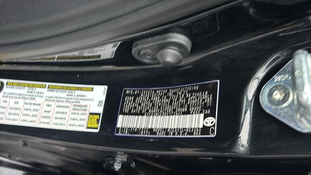 Used 2024 Toyota Corolla SE image 37