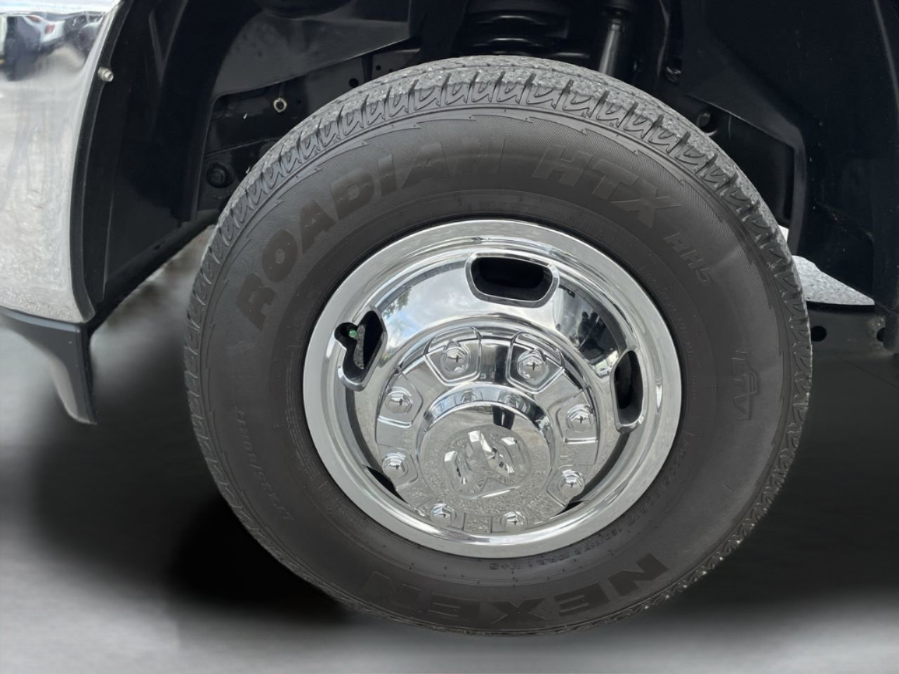 Used 2024 RAM 3500 Tradesman w/ Chrome Appearance Group image 34