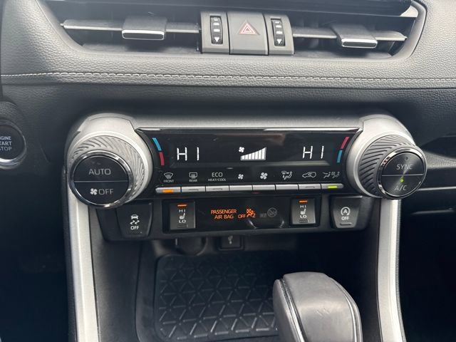 Used 2022 Toyota RAV4 XLE Premium image 32