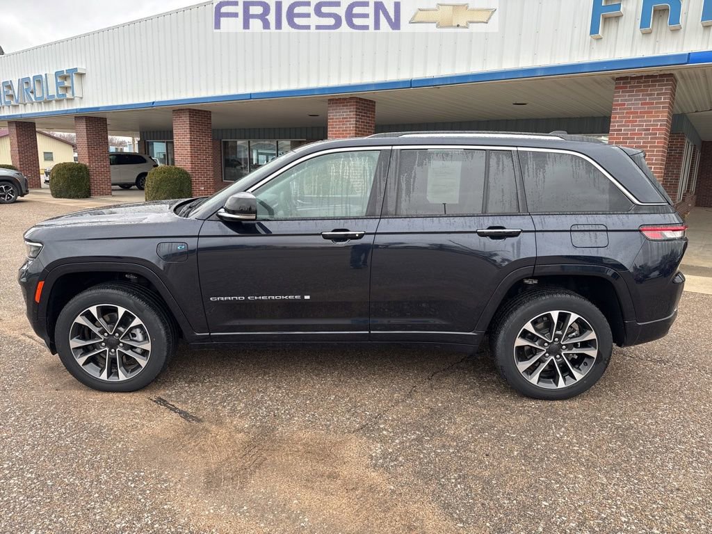 Used 2022 Jeep Grand Cherokee Overland image 2