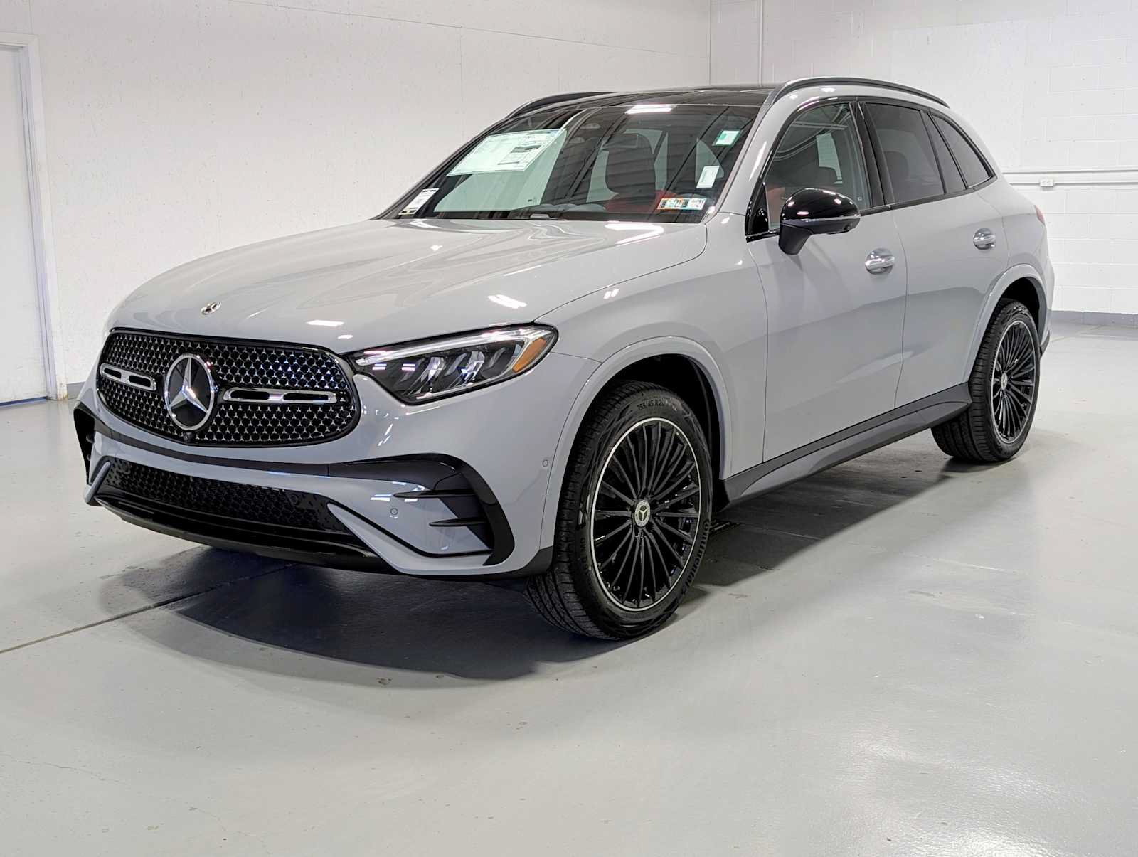 New 2026 Mercedes-Benz GLC 300 4MATIC image 1