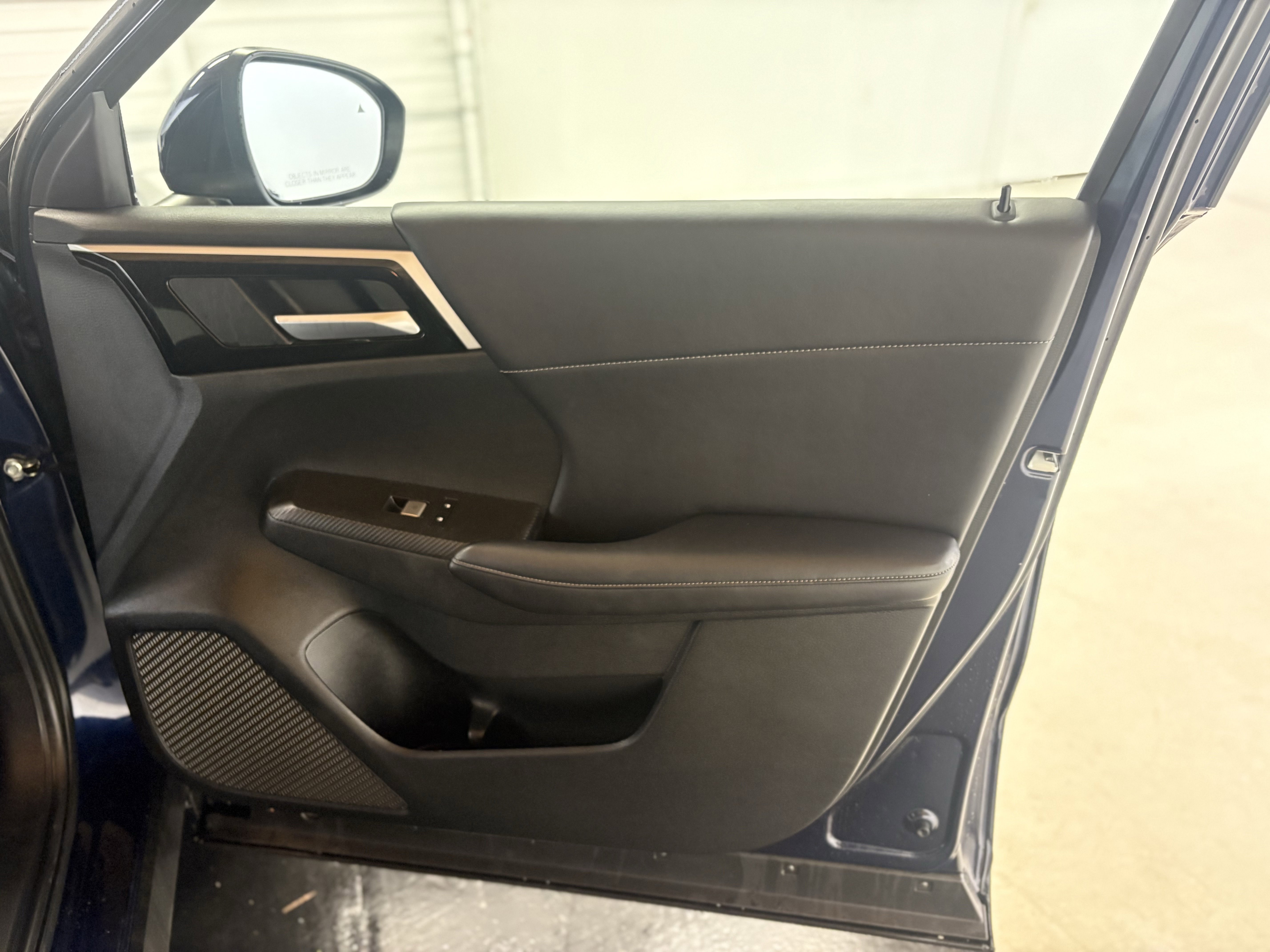 Used 2024 Mitsubishi Outlander SE Black Edition image 47