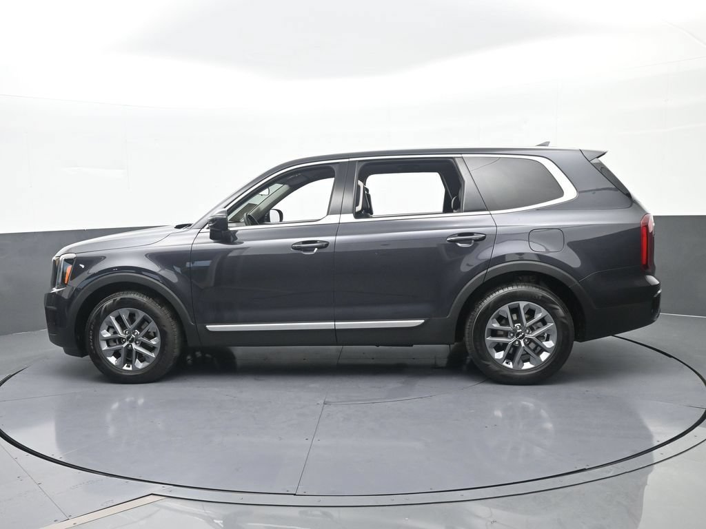 Used 2025 Kia Telluride LX FWD image 3