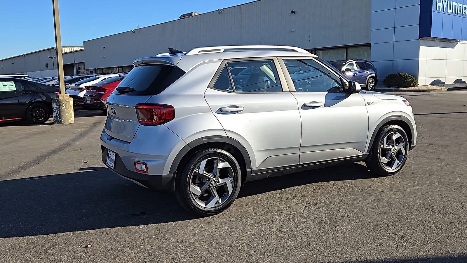 Certified 2022 Hyundai Venue SEL image 8