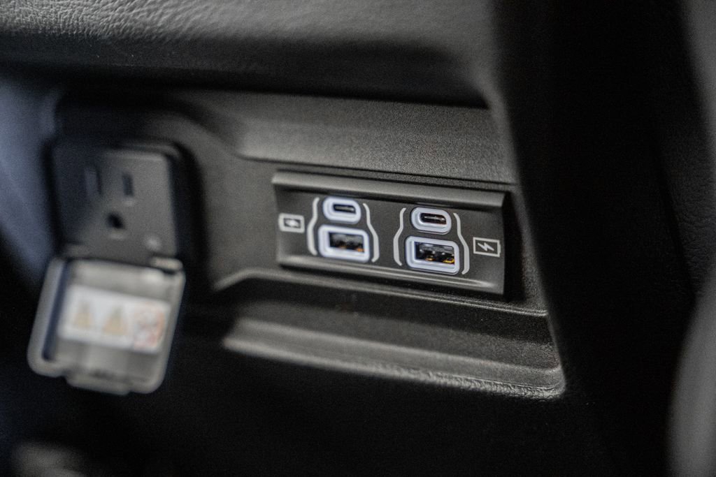 New 2025 Jeep Grand Cherokee Altitude image 30