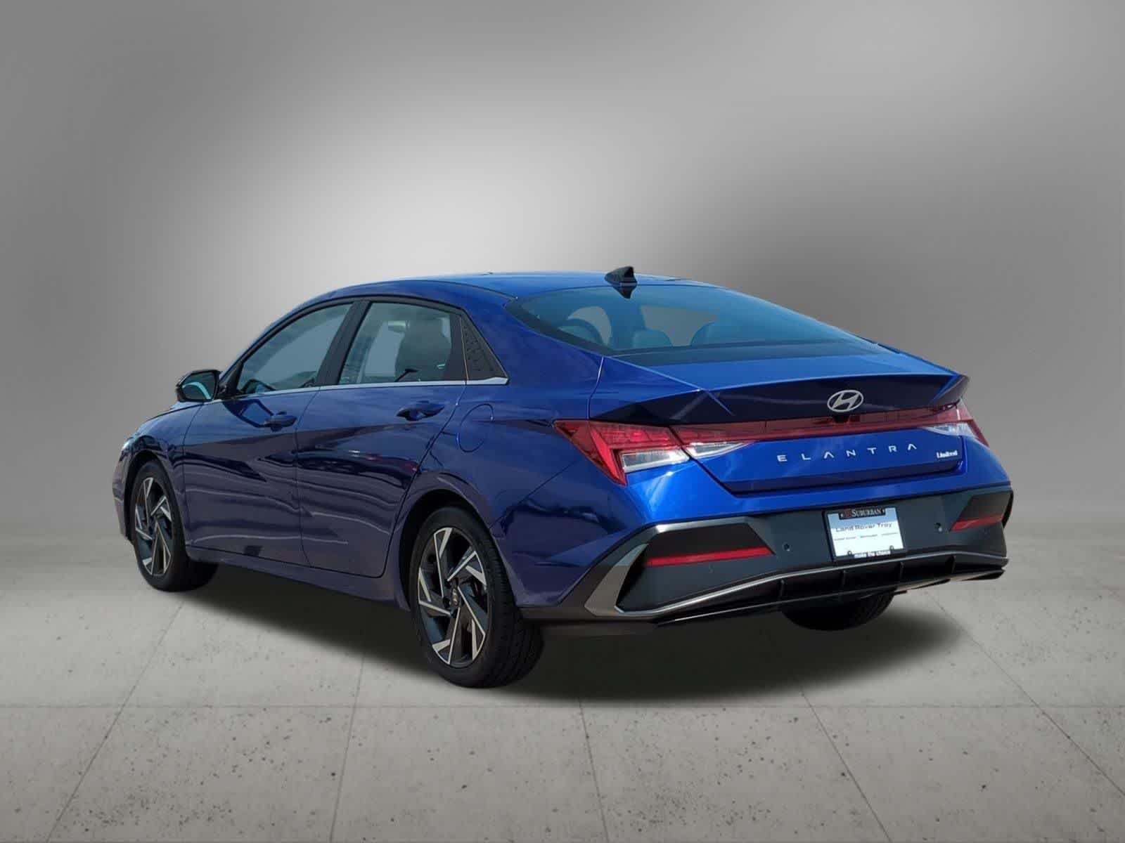 Used 2024 Hyundai Elantra Limited FWD image 4