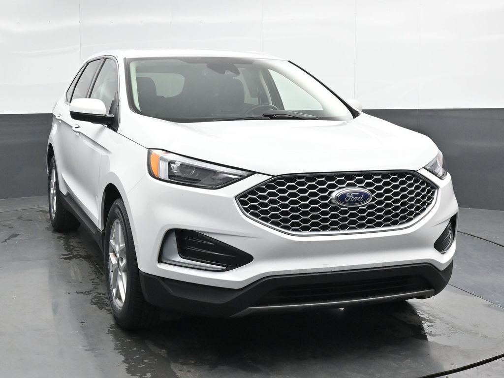 Used 2024 Ford Edge SEL image 5