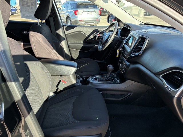 Used 2019 Jeep Cherokee Latitude w/ Popular Appearance Group image 15