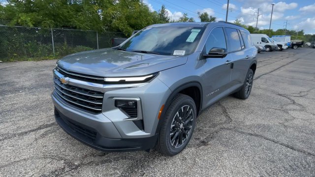 New 2026 Chevrolet Traverse LT w/ Sun and Wheel Package AWD/4WD image 6