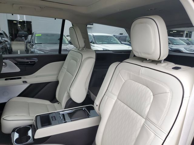 Used 2023 Lincoln Aviator Black Label w/ Dynamic Handling Package image 27
