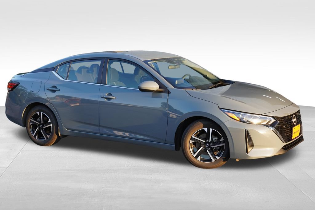 Used 2024 Nissan Sentra SV FWD image 2