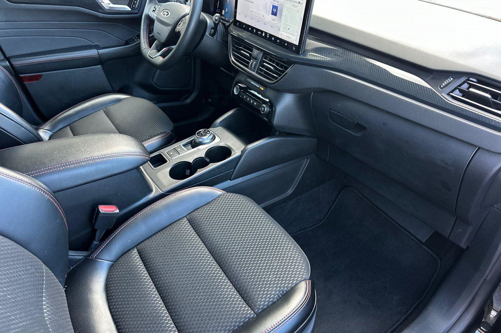 New 2024 Ford Escape ST-Line w/ Equipment Group 301A image 13