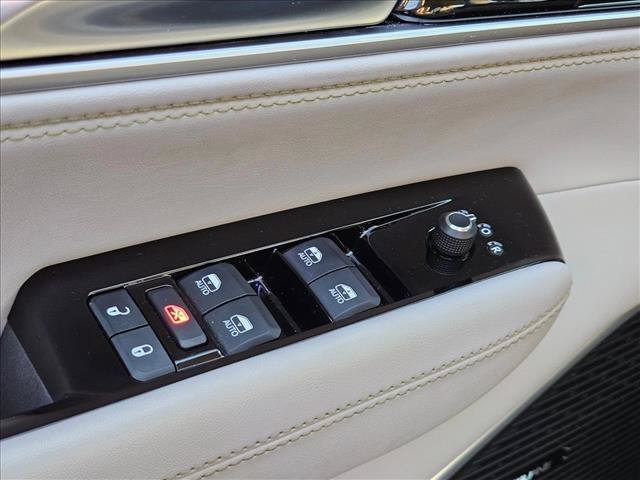 Certified 2023 Jeep Wagoneer L Series II w/ Flexible Seating Group RWD image 8