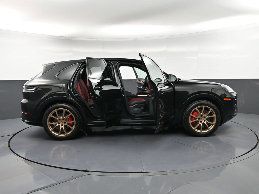 Certified 2025 Porsche Cayenne S AWD/4WD image 37