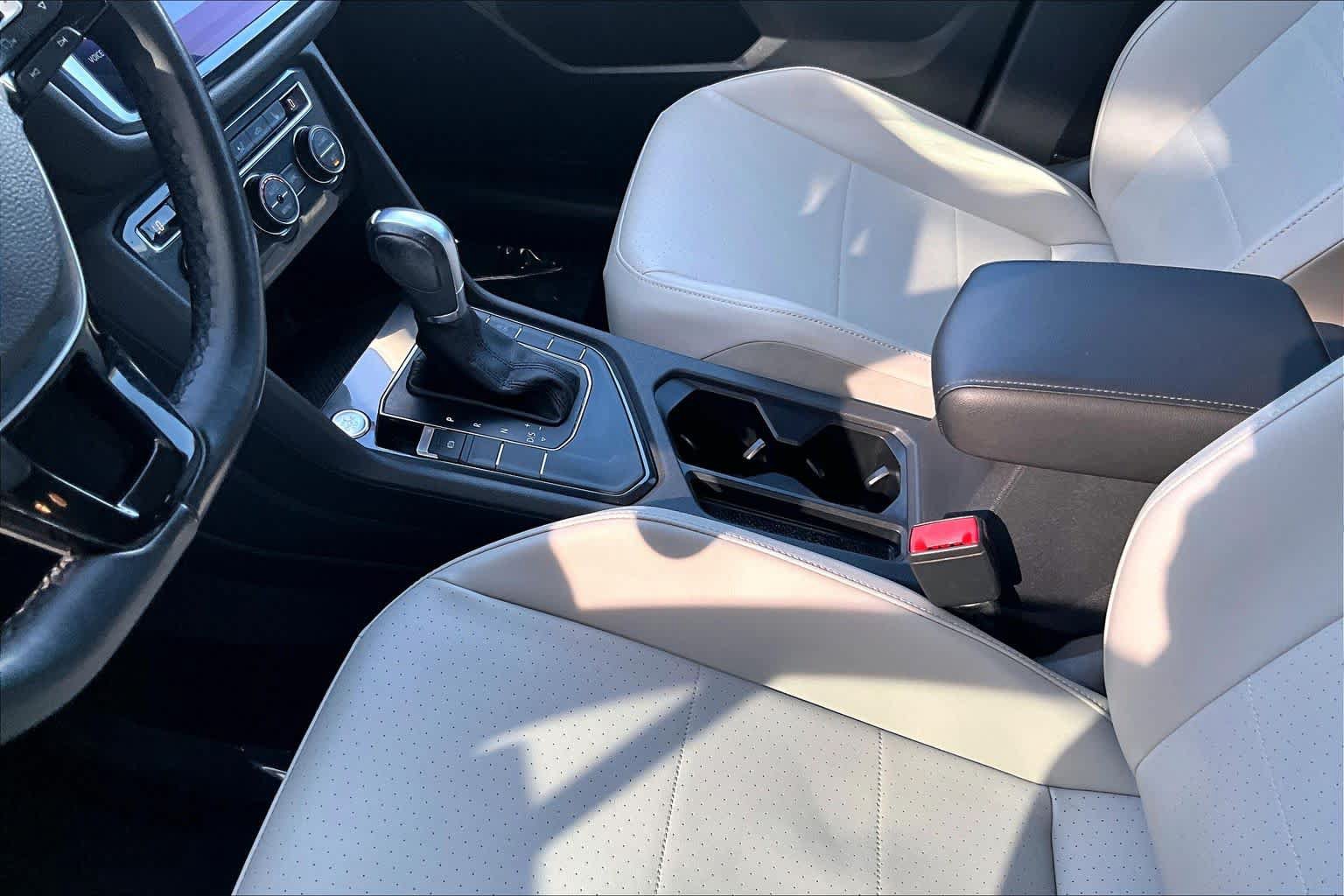 Used 2018 Volkswagen Tiguan SE FWD image 17
