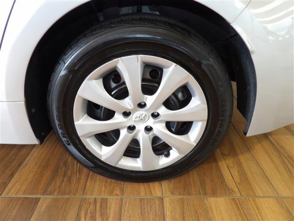 Used 2022 Toyota Corolla LE image 9