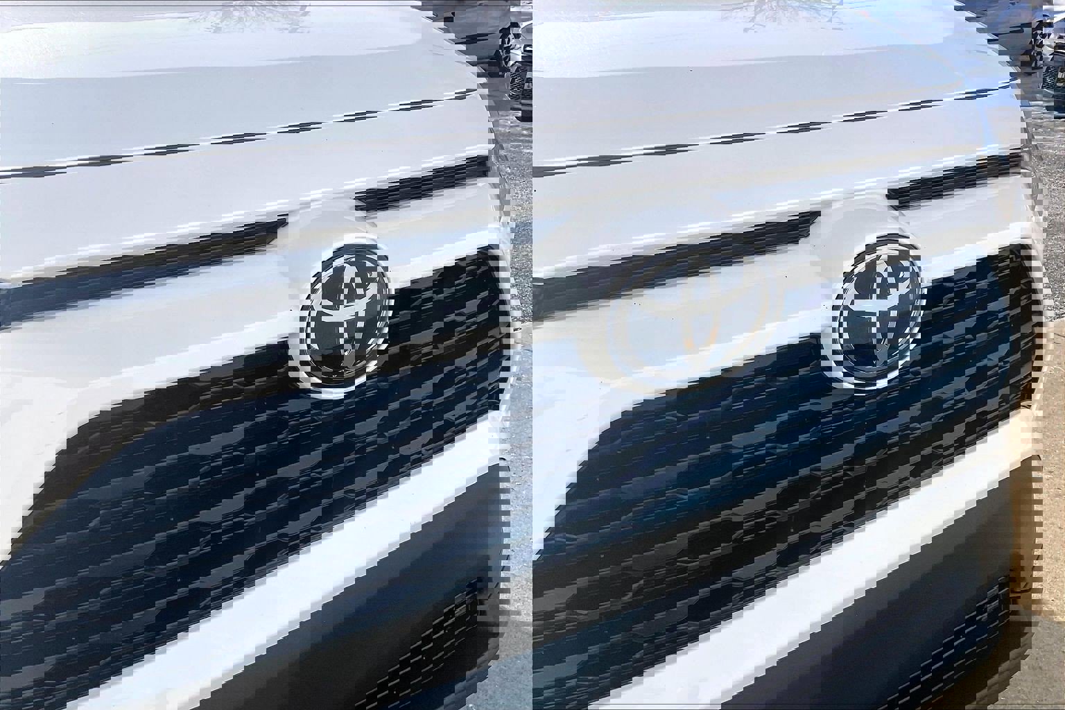 Used 2024 Toyota RAV4 XLE image 34