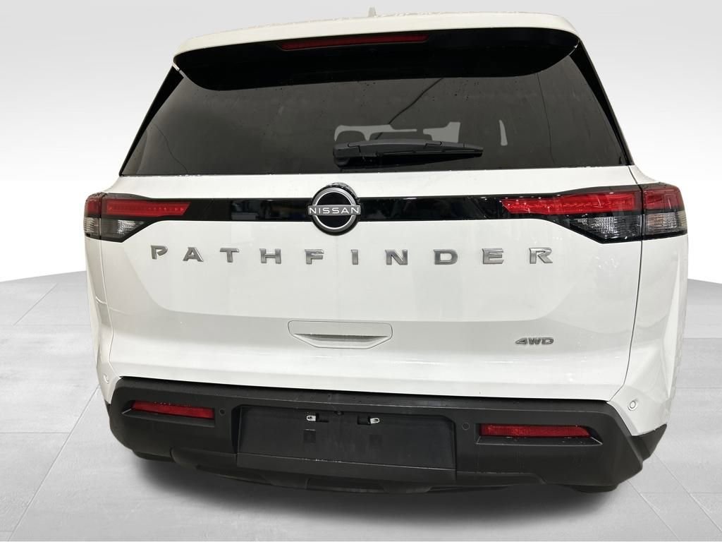 Used 2025 Nissan Pathfinder SV image 8