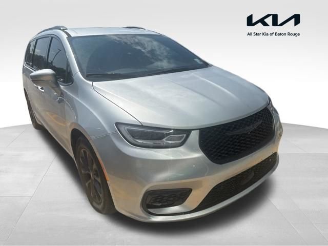 Used 2022 Chrysler Pacifica Touring-L FWD image 1