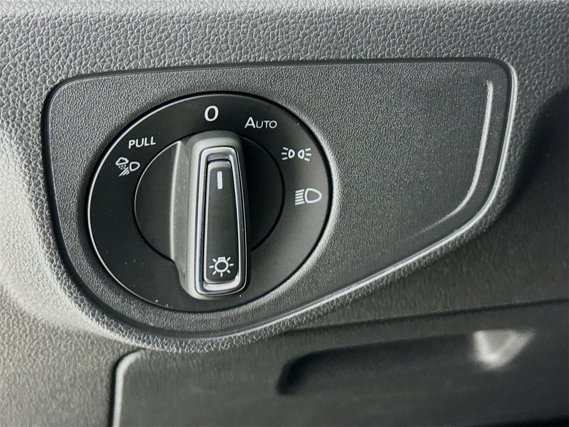 Used 2023 Volkswagen Atlas SE image 11