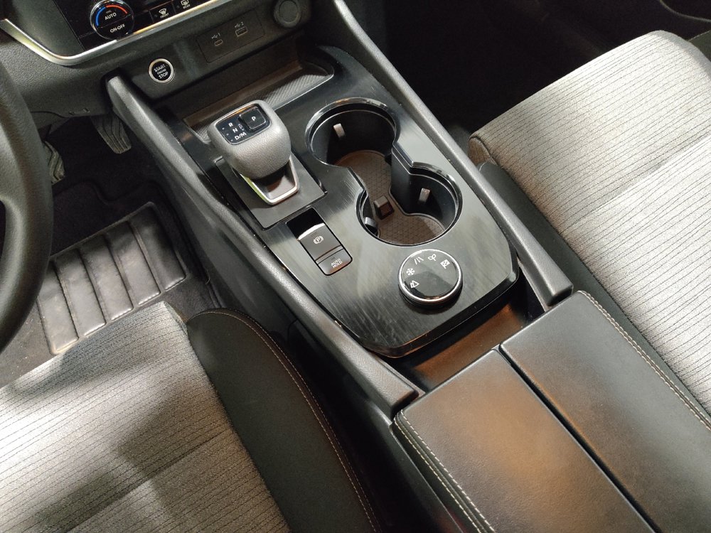 Used 2023 Nissan Rogue SV image 26