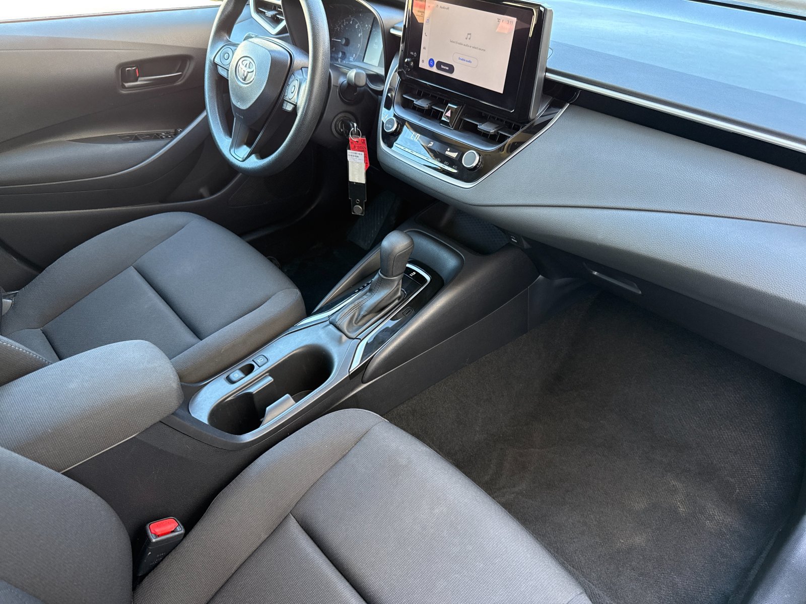 Used 2025 Toyota Corolla LE FWD image 14