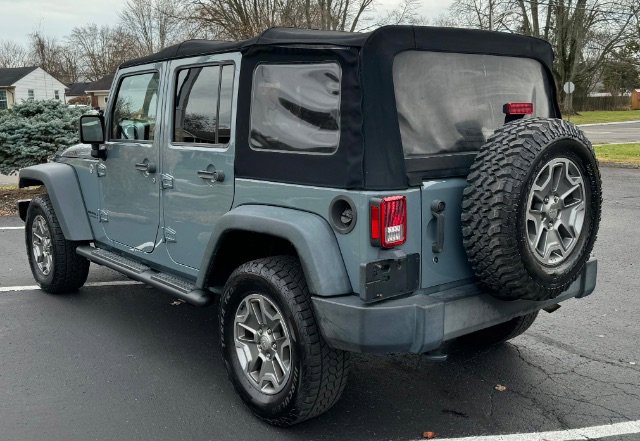 Used 2015 Jeep Wrangler Unlimited Rubicon w/ Connectivity Group image 7