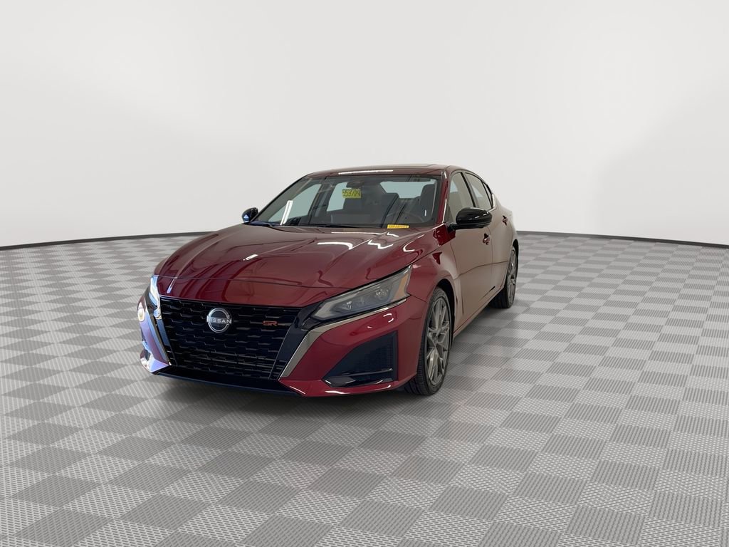 Certified 2024 Nissan Altima 2.0 SR FWD image 5