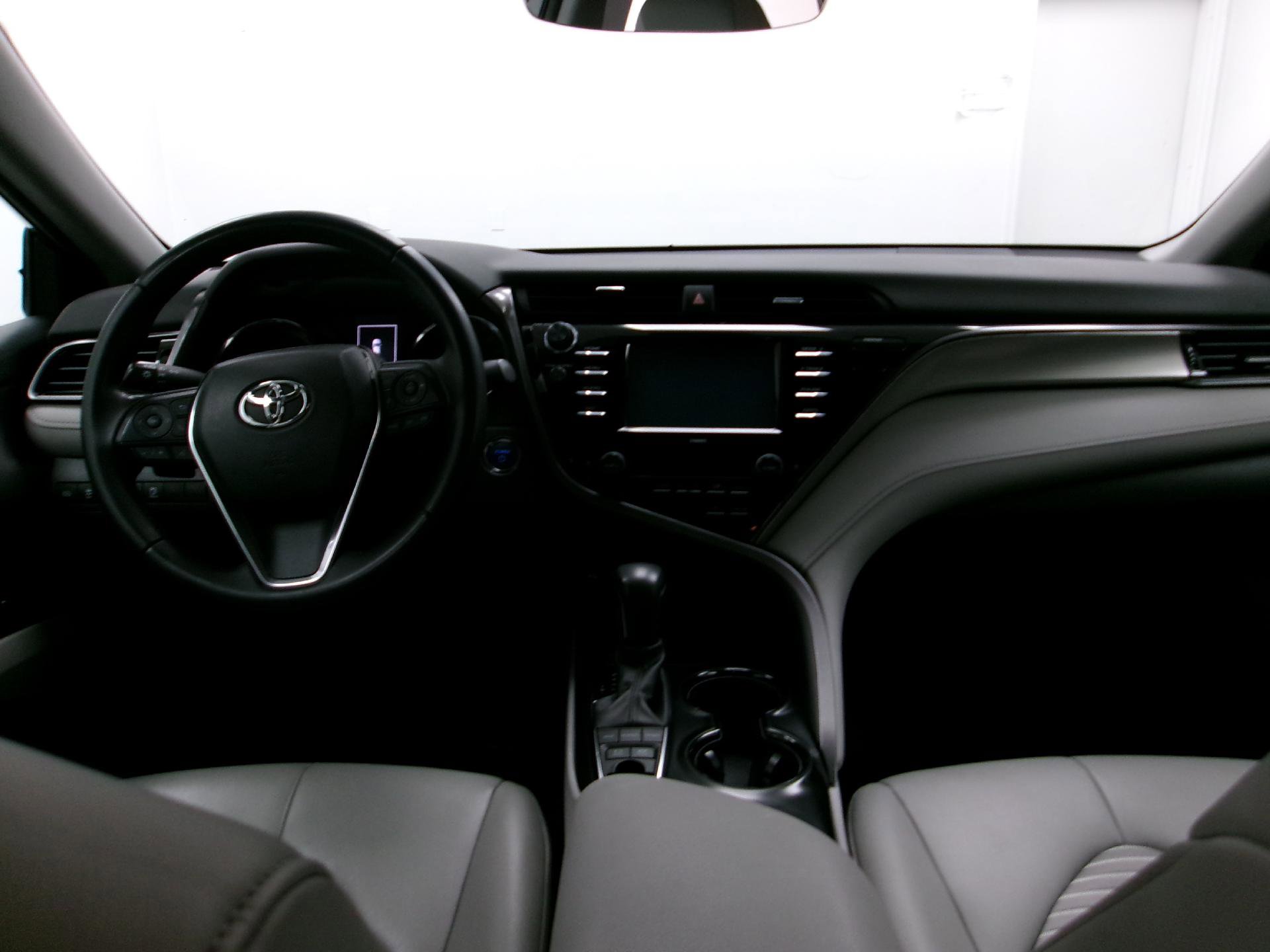 Used 2020 Toyota Camry SE image 8