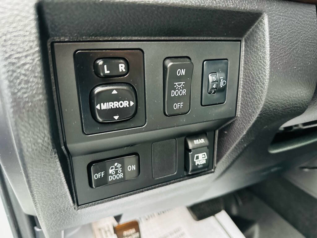 Used 2014 Toyota Tundra Limited image 18