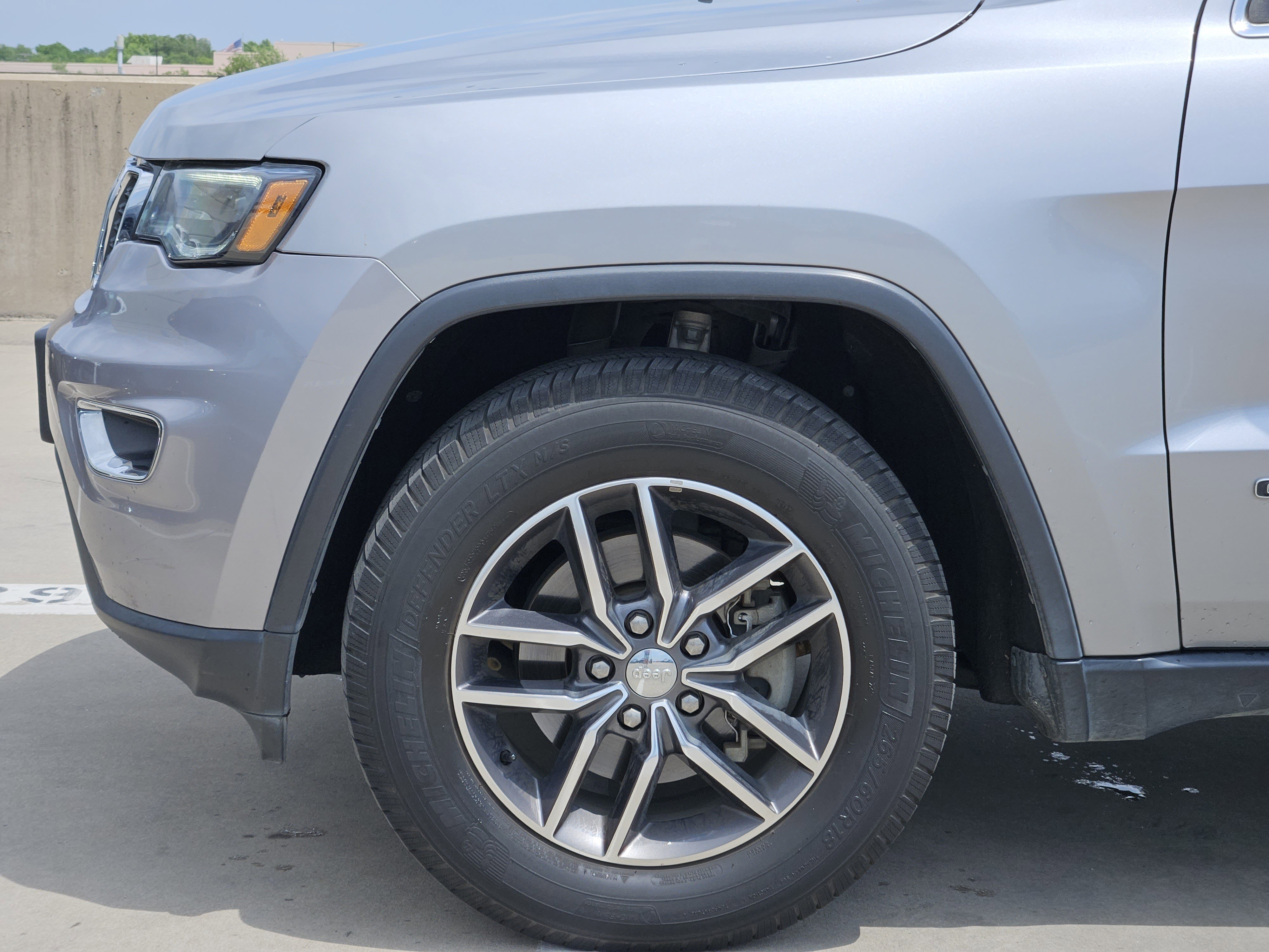 Used 2018 Jeep Grand Cherokee Limited w/ Luxury Group II RWD image 13