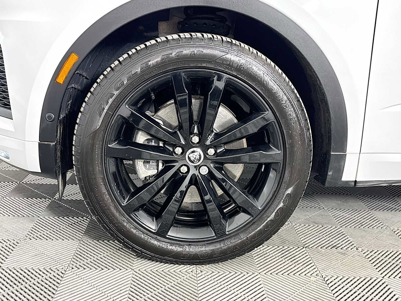 Used 2024 Jaguar E-PACE R-Dynamic SE image 30