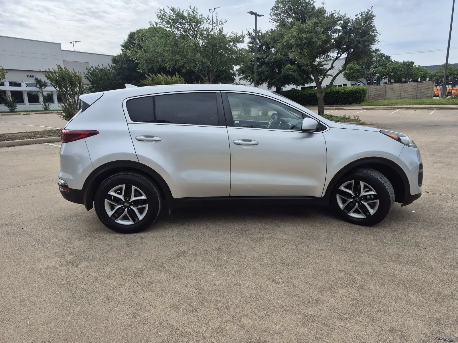 Used 2020 Kia Sportage LX FWD image 5