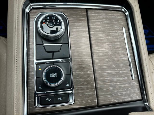 Certified 2022 Ford Expedition Limited image 18