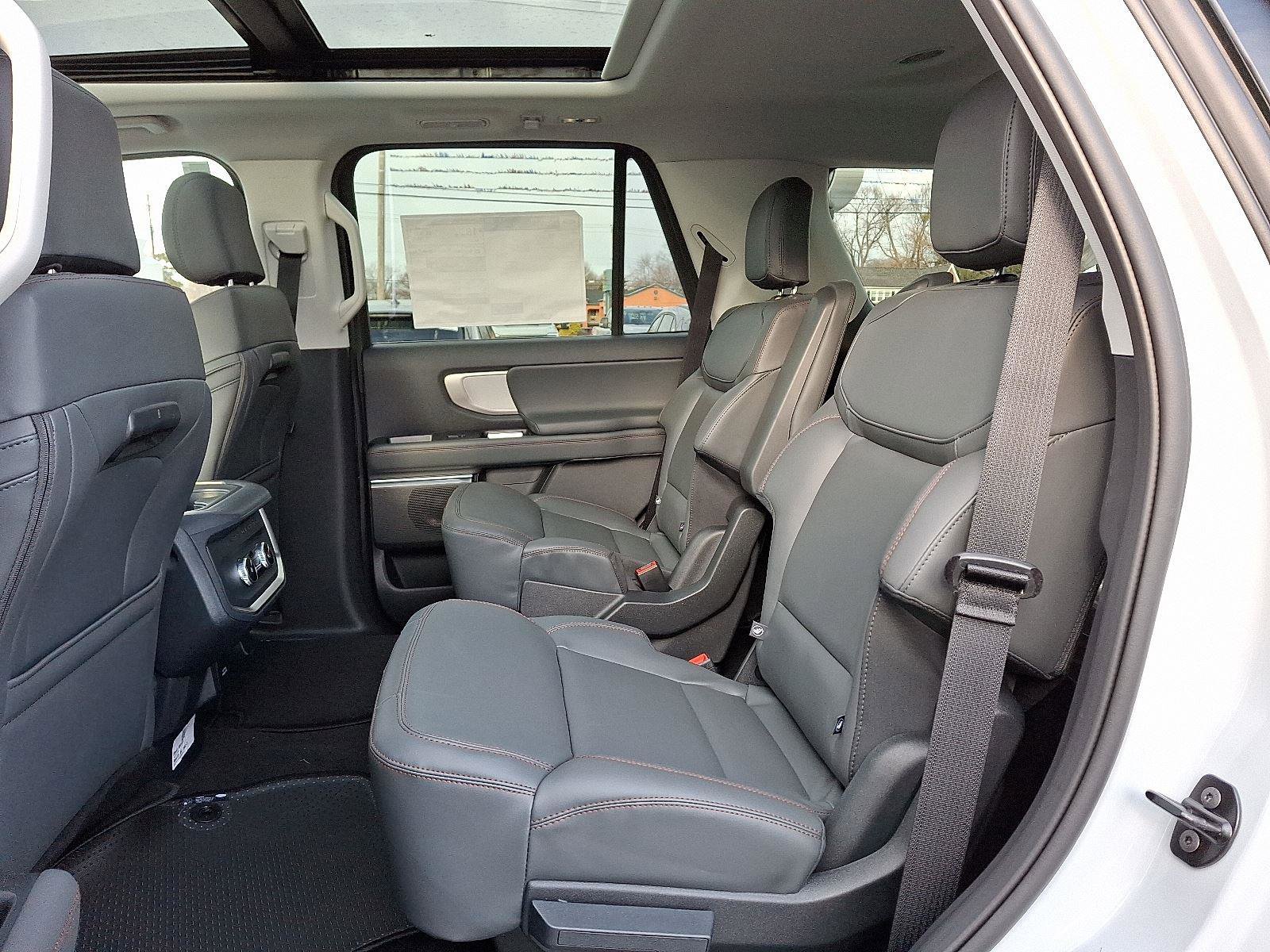 New 2025 Ford Expedition Active image 6