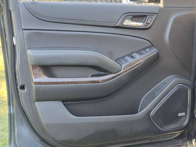 Used 2020 Chevrolet Tahoe LT w/ RST Edition AWD/4WD image 12
