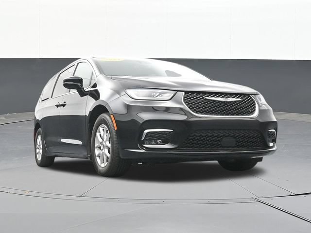 Used 2024 Chrysler Pacifica Touring FWD image 48