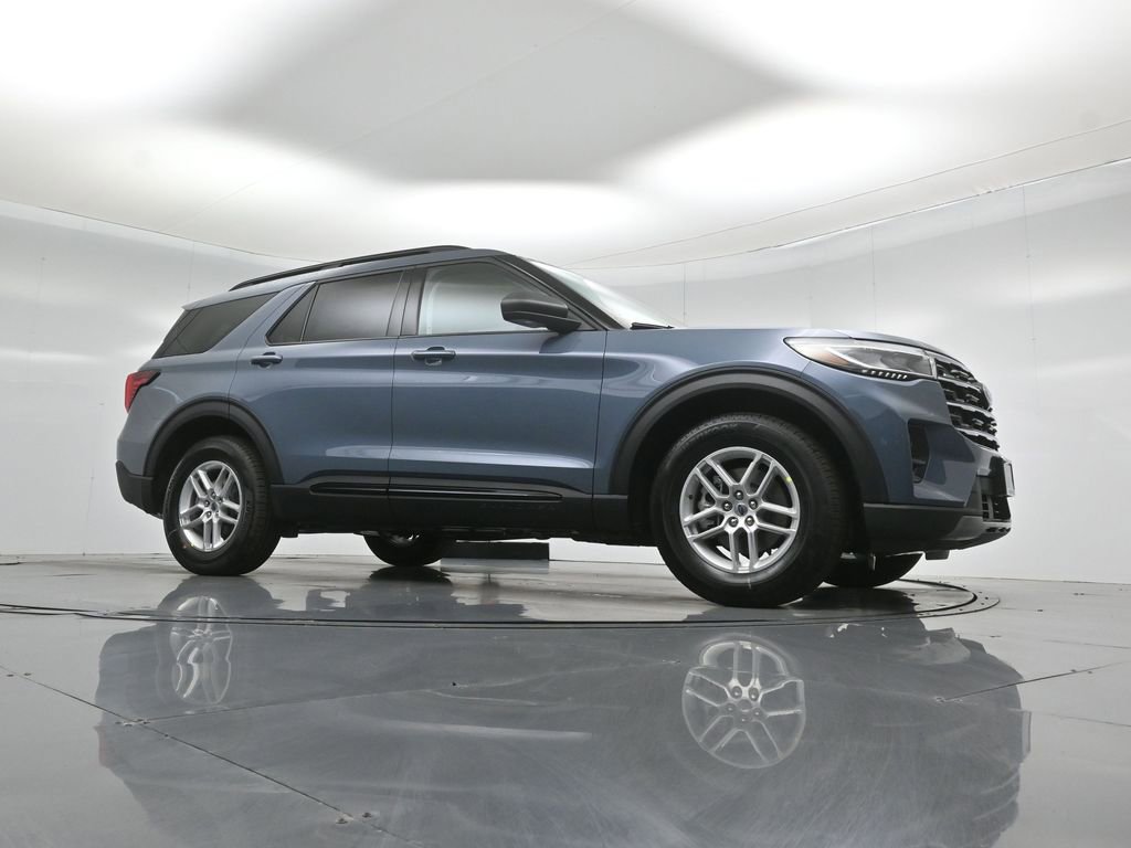New 2026 Ford Explorer Active w/ Active Comfort Package RWD image 3
