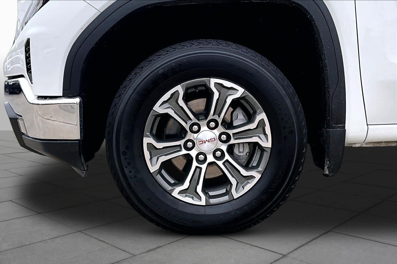 Used 2023 GMC Sierra 1500 AT4X w/ AT4X AEV Edition AWD/4WD image 11